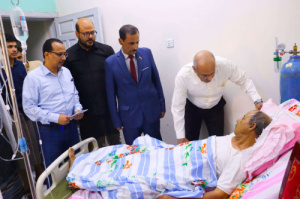 رئيس الجمعية الوطنية يطمئن على صحة الشاعر ثابت السعدي