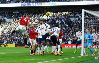 يونايتد ينتزع التعادل 2-2 مع توتنهام في الدوري الإنجليزي الممتاز لكرة القدم