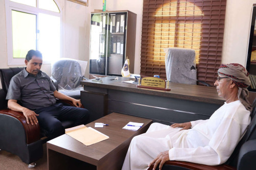رئيس تنفيذية انتقالي سقطرى يبحث مع نقابة هيئة التدريس آليات إنشاء منسقية الجامعات بالمحافظة