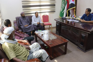 باتيس يبحث مع اللجان المجتمعية تعزيز الشراكة لخدمة المواطنين بمدينة المكلا