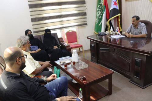 باتيس يشيد بجهود عيادة ابن الوليد الخيرية في خدمة أبناء ديس المكلا