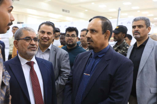 المحافظ بن ماضي يدشّن "الهاكثون الأول لريادة الأعمال والابتكار" بجامعة حضرموت ويؤكد أهمية الحدث في تحويل الطلاب إلى "قادة مشاريع"