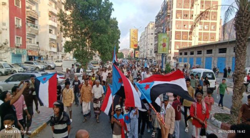 عدن.. مديرية المعلا تنظم مهرجاناً كرنفالياً حافلاً احتفاءً بالذكرى الـ58 لعيد الاستقلال