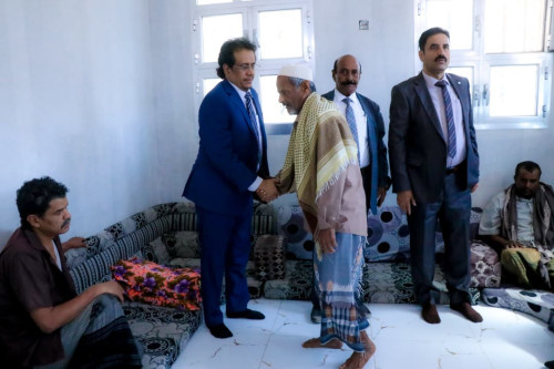 الجبواني وبن لسود يؤدون واجب العزاء لأسرة الفقيد عبدربه محرق