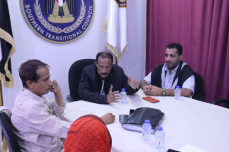 انتقالي المهرة يطلع على التحضيرات النهائية للجنة الحشد النسوية المشاركة في فعالية عيد الاستقلال