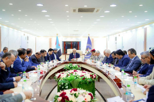 الرئيس الزُبيدي يرأس اجتماعًا مهمًا للقيادة التنفيذية العليا للمجلس الانتقالي الجنوبي