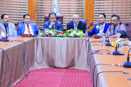 الكثيري يرأس اجتماعًا تنسيقيًا موسّعًا للمكتب التنفيذي بالوادي والصحراء والقيادة المحلية للمجلس الانتقالي