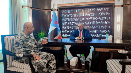 الرئيس الزُبيدي يطّلع على جاهزية قوات خفر السواحل