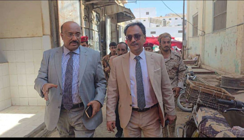 باعوم يتفقد السوق العام بسيئون ويشدد على اهمية تعزيز الاستقرار المعيشي في وادي حضرموت