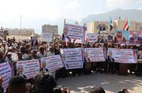 توافد أبناء المناطق الشرقية في سقطرى إلى مخيم الاعتصام دعمًا لمطلب إعلان دولة الجنوب العربي