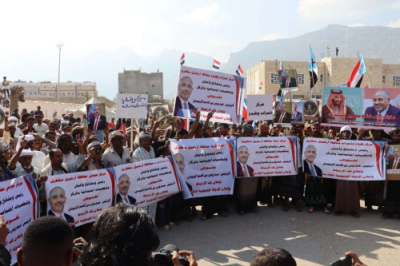 توافد أبناء المناطق الشرقية في سقطرى إلى مخيم الاعتصام دعمًا لمطلب إعلان دولة الجنوب العربي