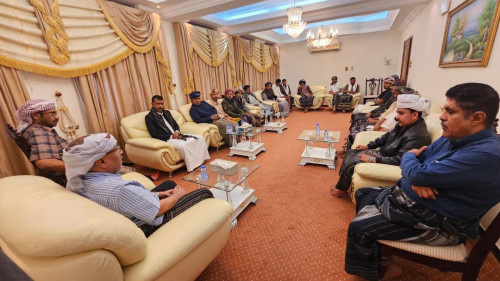 الكثيري يلتقي وفد شباب قبائل ثعين المشقاص بحضرموت