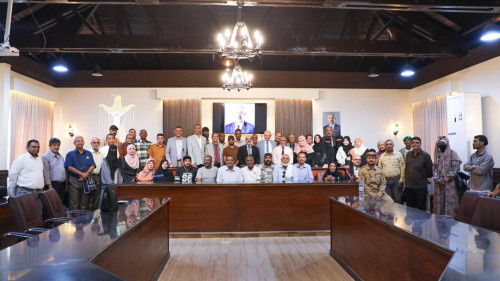 فريق التوجيه والرقابة الرئاسي يعقد لقاءً موسعاً بقيادة انتقالي صيرة والمكتب التنفيذي للسلطة المحلية بالمديرية 