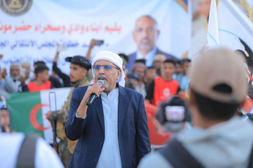 الكثيري من ساحة الاعتصام بسيئون يؤكد قرب إعلان دولة الجنوب العربي ويبارك موقف السلطة المحلية بحضرموت
