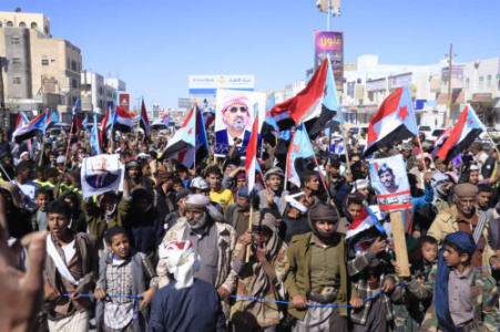 مسيرة جماهيرية حاشدة في عتق تأكيدًا على التمسك بمطلب إعلان الدولة الجنوبية