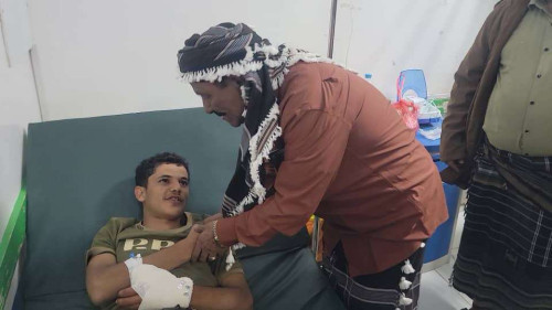رئيس تنفيذية انتقالي شبوة يتفقد جرحى القوات المسلحة الجنوبية في مستشفى الشيخ بن زايد