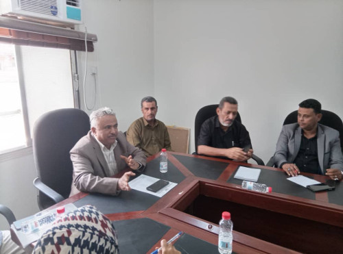 الشكلية يترٱس اجتماعا بعمداء ومديري المعاهد والموجهين للإشراف على الاختبارات العملية والنظرية بالمعاهد التقنية والمهنية بالعاصمة عدن