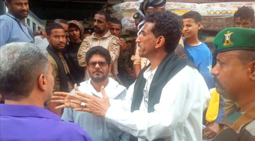 السلطة المحلية بالحوطة تنفذ حملة ميدانية لتنظيم الأسواق وإزالة البسطات المخالفة