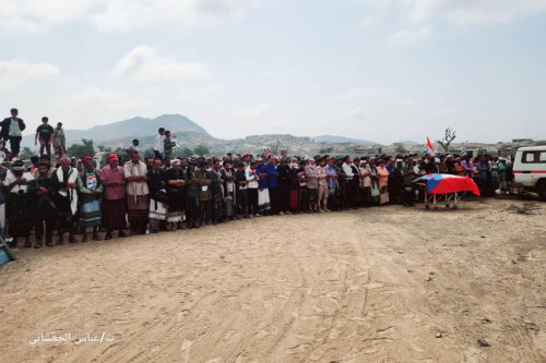 بحضور الحالمي.. تشييع جثمان الشهيد أشرف صالح بمسقط رأسه في حالمين