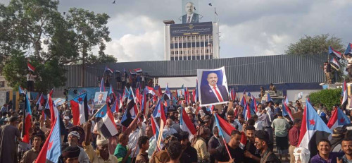 أبناء الجنوب بتفذون مسيرة جماهيرية ووقفة احتجاجية دفاعًا عن مؤسسات الجنوب السياسية(بيان الوقفة الاحتجاجية)