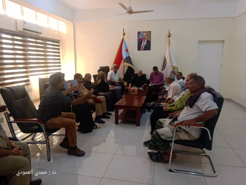 مجلس المستشارين يُشيد بمشاركة أبناء شعب الجنوب في الوقفة الاحتجاجية الرافضة  لإغلاق مقر الجمعية الوطنية