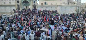 الآلاف من أبناء وادي حضرموت يحتشدون في مسيرة &ldquo;الثبات والصمود&rdquo; بسيئون ويجددون التفويض الشعبي للمجلس الانتقالي(بيان)