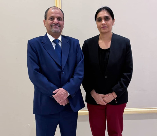 اللواء شلال شايع يبحث مع سفيرة المملكة المتحدة تعزيز التعاون الأمني وتنسيق الجهود الدولية لمكافحة الإرهاب