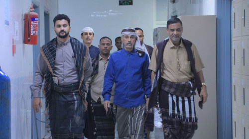 تنفيذية انتقالي وادي وصحراء حضرموت تنفذ زيارة عيدية لمرضى مستشفى سيئون العام