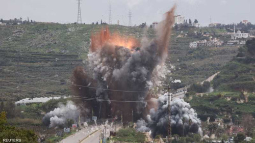 "مقدمة لغزو بري".. إسرائيل تقصف جسرا حيويا في جنوب لبنان