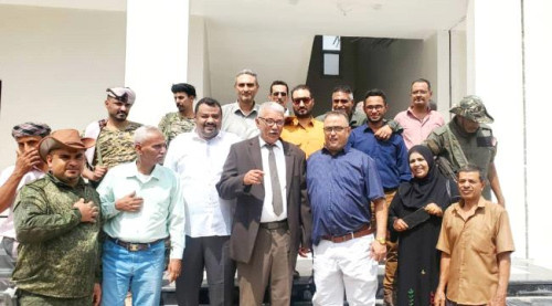 مدير عام التواهي ينفذ زيارة تفقدية للمرافق الحكومية في المديرية