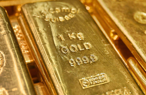 تراجع أسعار الذهب مع ضعف احتمال خفض الفائدة الأمريكية