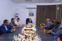 وزير الشؤون الاجتماعية والعمل يلتقي مؤسسة العون للتنمية