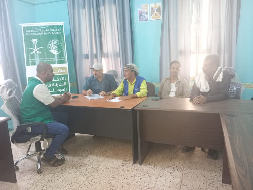 لحج.. مدير عام المسيمير يبحث مع مؤسسة يماني خطة توزيع المساعدات الغذائية المدعومة من مركز الملك سلمان