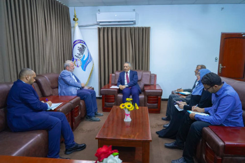 وزير الشؤون الاجتماعية والعمل يبحث مع اليونيسف تعزيز برامج الحماية الاجتماعية وحماية الطفل