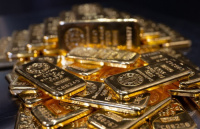 أسعار الذهب تهبط مع ترقب مسار المفاوضات بين واشنطن وطهران