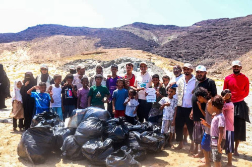 مركز رؤى يوجه مناشدة لمحافظ عدن لتعزيز خدمات النظافة في رأس عمران وحماية البيئة البحرية