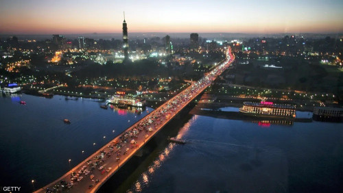 مصر تنهي إجراءات ترشيد الكهرباء وتعيد مواعيد إغلاق المحال