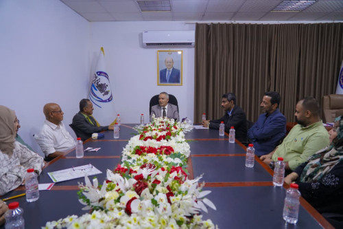 وزير الشؤون الاجتماعية والعمل يناقش مع مؤتمر عدن الجامع دعم الجهود الحكومية