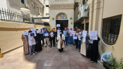 طلبة اليمن الموفدون في مصر يصعّدون احتجاجاتهم ويطالبون بصرف مستحقاتهم المتأخرة