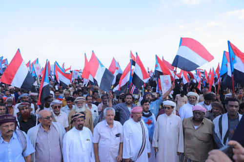 أبناء المهرة يجددون العهد والتفويض للرئيس الزُبيدي في فعالية جماهيرية حاشدة بالمسيلة إحياءً لذكرى إعلان عدن