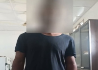 شرطة البريقة تلقي القبض على أحد مروجي المخدرات في المديرية
