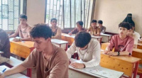 بين لهيب الصيف وظلام الكهرباء.. طلاب الثانوية العامة في عدن يخوضون امتحاناً في الصبر قبل العلم